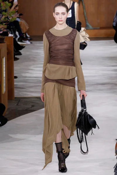 Look 15